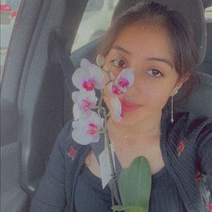 Meet your Posher, Alyssa